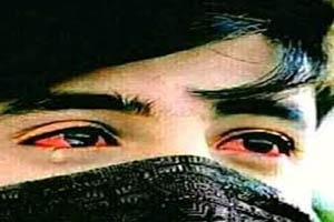 ashk o khoo ghulte hai tab deeda e tar banti hai