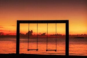 duniyan jise kahte hai mitti ka khilauna hai