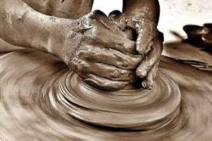 muflisi me din bitate hayan fir bhi sapne ham sajate hai yahan