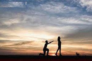 tanav me jab aaye to dhaage tut jate hai