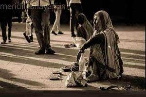 ye gurbat ham garibo ko kahan izzat paane deti hai