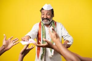 haqir jaanta hai iftikhar maangta hai