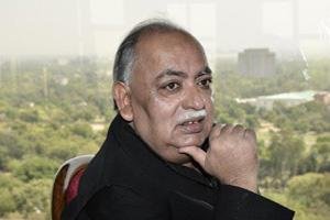 baadshahon ko sikhaya hai kalandar hona