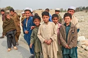 bhookh chehre pe liye chaand se